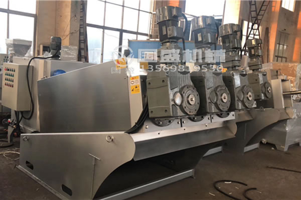 疊螺式污泥脫水機內循環(huán) 疊螺式污泥脫水機內循環(huán)