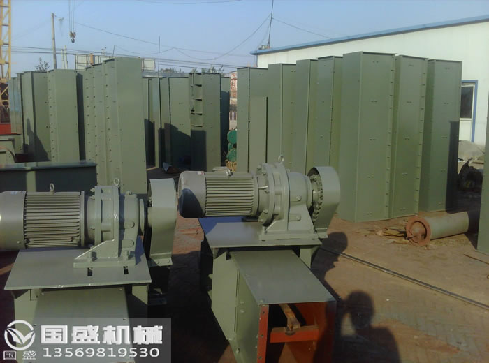 雙板鏈滑石粉裝罐用上料機(jī) 雙板鏈滑石粉裝罐用上料機(jī)